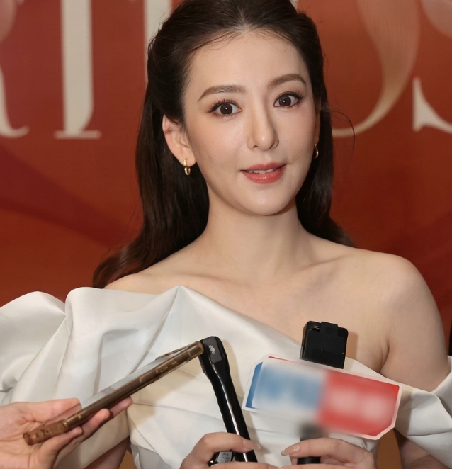 说实话，当年郭富城甩掉熊黛林娶方媛，我真的不理解。熊黛林178cm的超模身材，苏州大学的学历，要颜值
