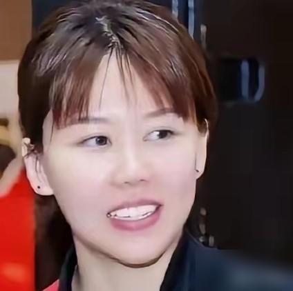 27岁的陈幸同，又差了那一步。还是她，独自在场边，擦了擦拍子。外界讨论的，早