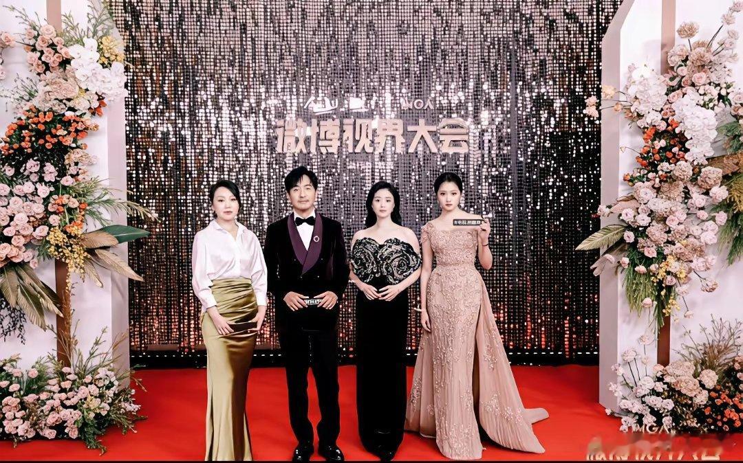 大家发现没蒋欣有个过人之处那就是她身子再大，脸也没跟着大过。平时看剧，我一直挺纳