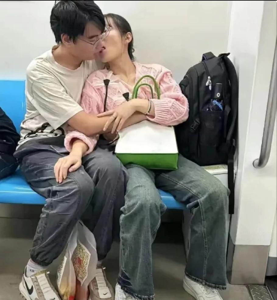 真的要被某些人的“厚脸皮”气笑了！自己做事没底线、肆意妄为，反倒让守规矩、顾体面