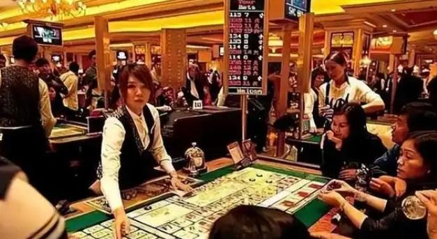 澳门赌场有个耐人寻味的现象：要是你运气好赢了2000万，想揣钱走人，赌场大门