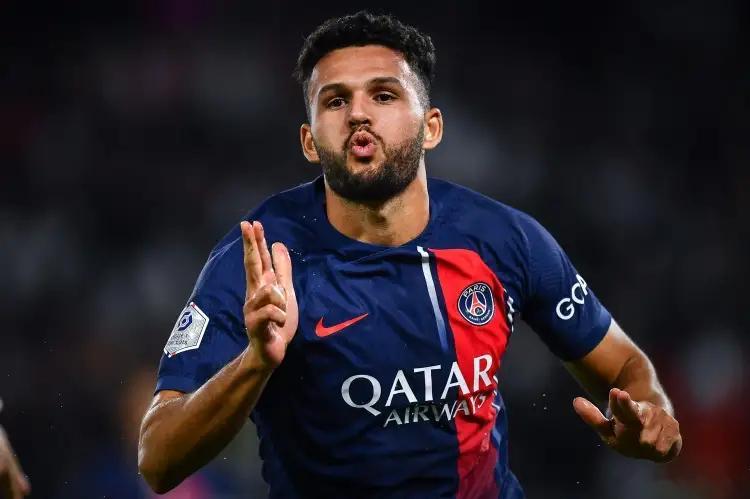 在记者莫雷托发布的最新视频中，谈到了经纪人门德斯与米兰的接触。莫雷托说：“在意甲