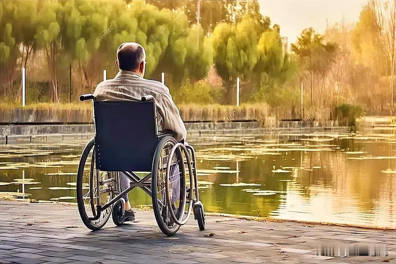 一位老年人说：“别指望任何人给你养老。真到了动不了那天，亲儿子、亲闺女来伺候，记