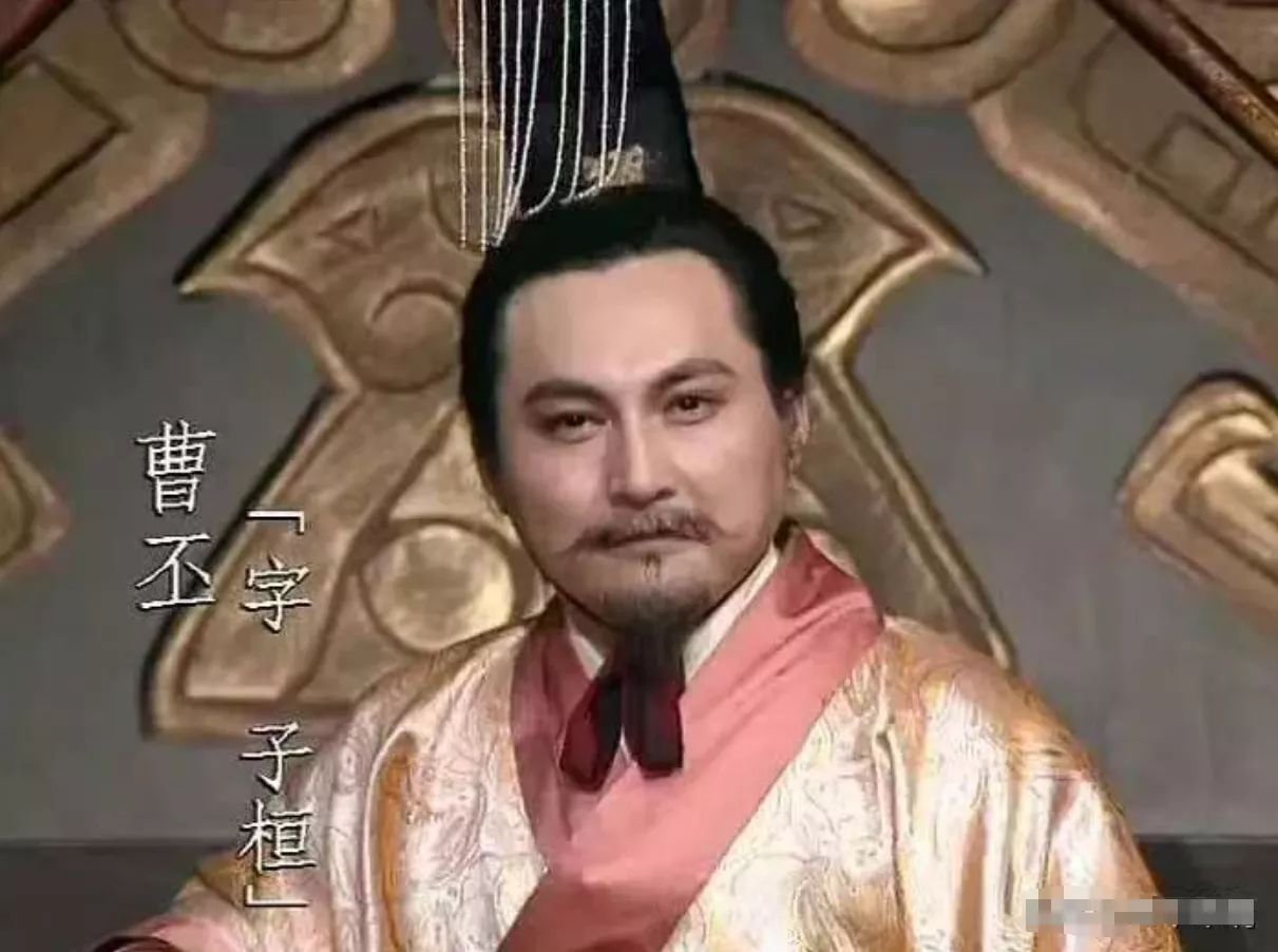 当年刘备为了给关羽张飞报仇，兴兵伐吴。此时，曹丕已经称帝，跟随过曹操的谋士刘晔