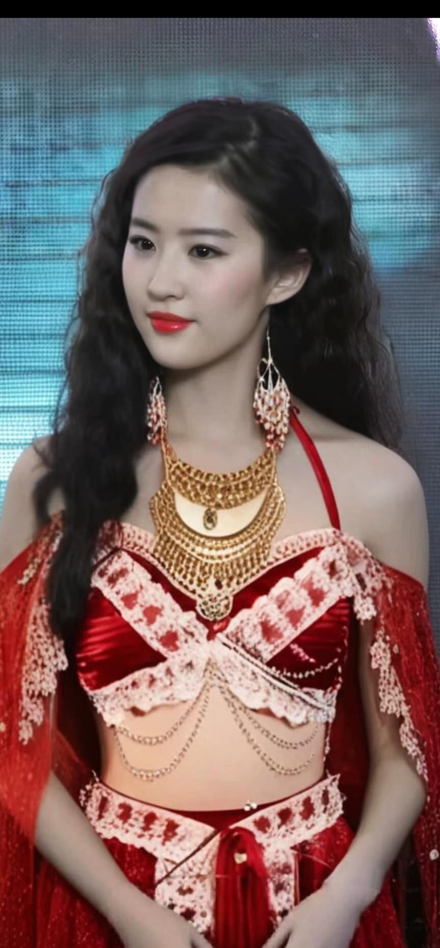 神仙姐姐刘亦菲这份刻在骨子里的舒展气韵，真的是内娱独一份，没人能复制[