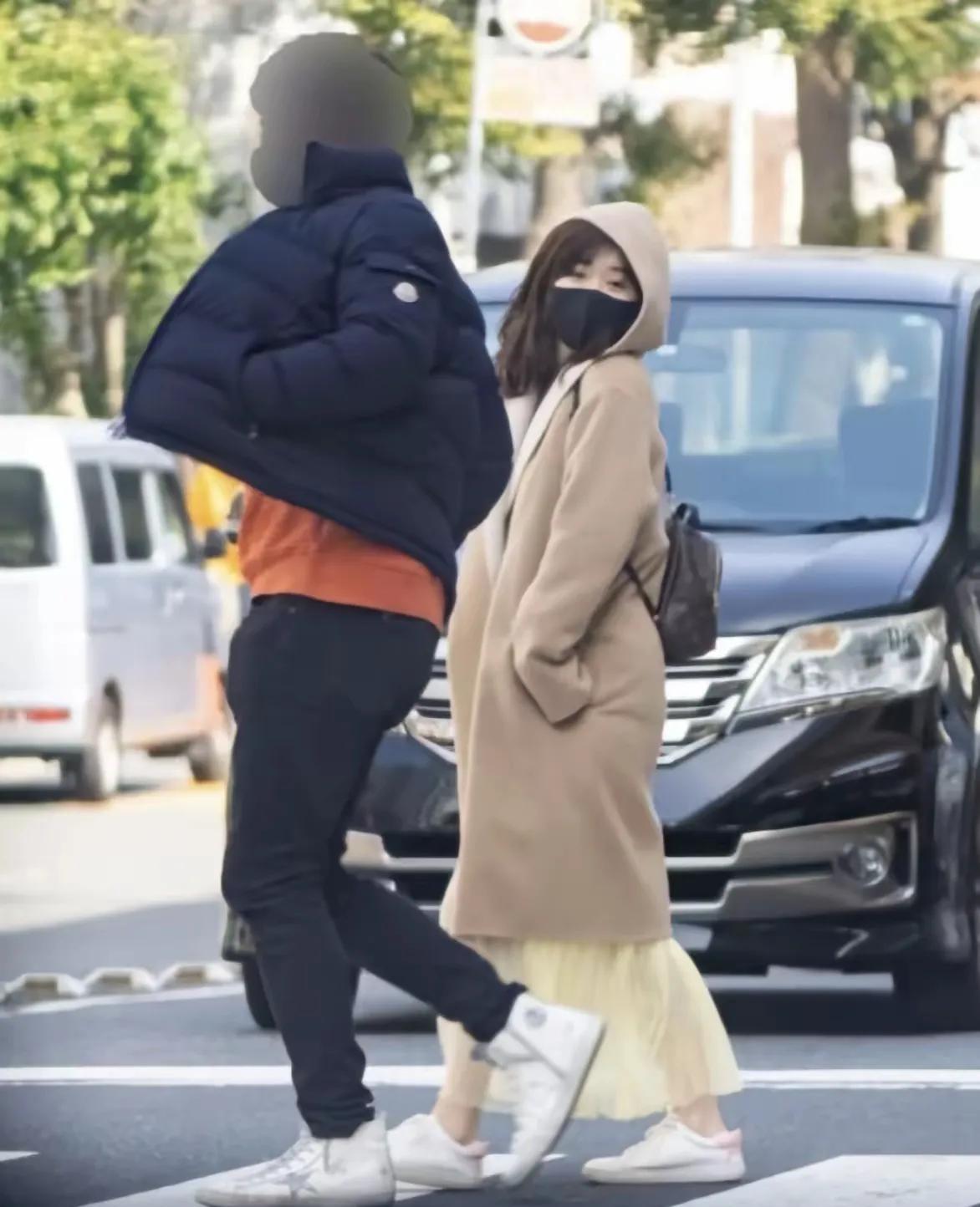 她最后撕开的，不是下一段王子公主的剧本，而是一个“隐身”的爱人。全网见证过高甜