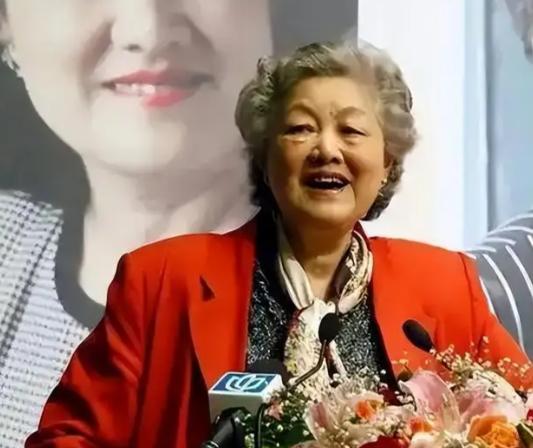 章含之为什么会那么刻薄、自私、冷漠地对待乔冠华的一对儿女乔宗淮、乔松都，为什么后