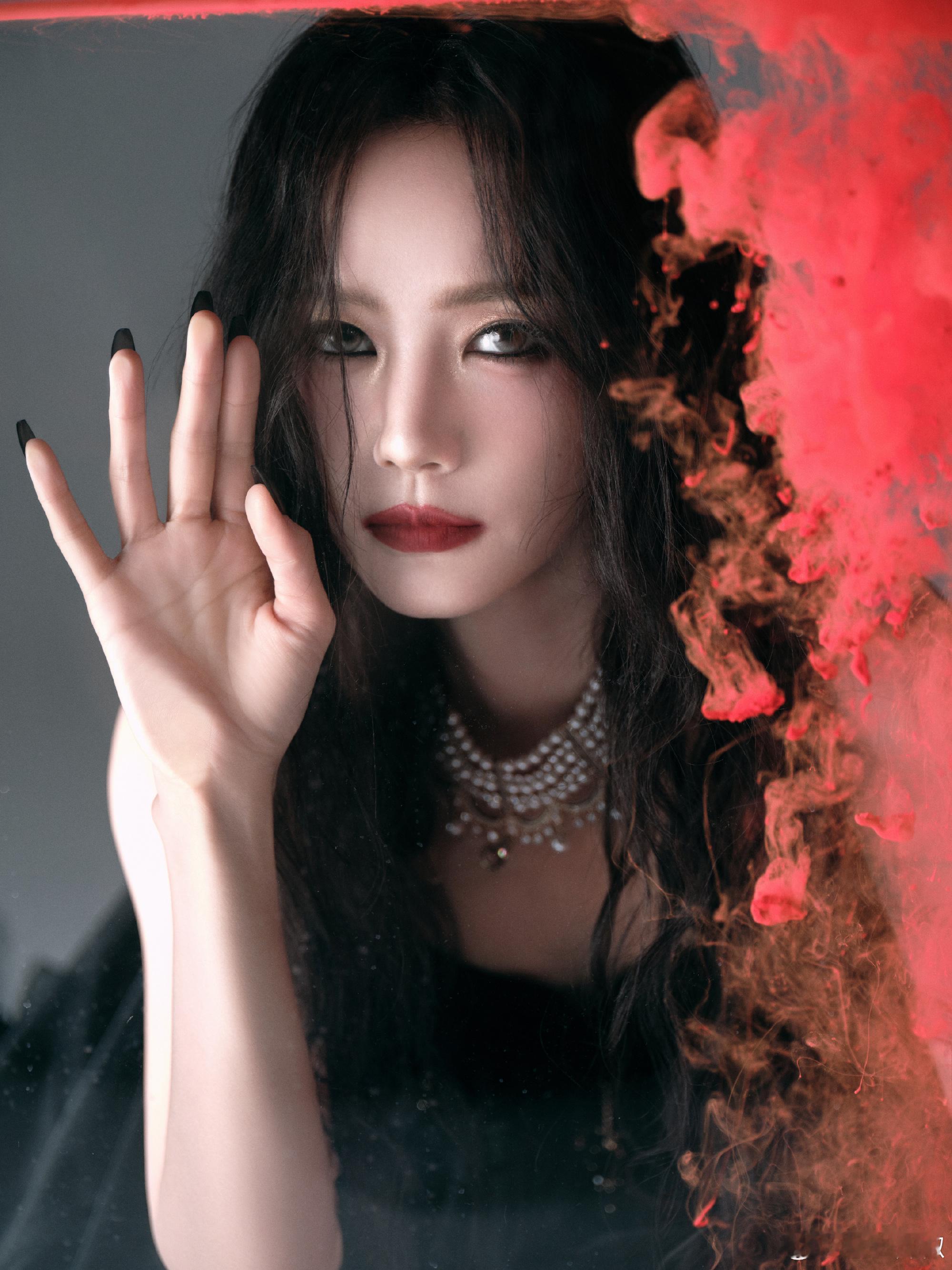 李一桐出道十周年写真出图🔴十周年快乐，未来继续展翅高飞