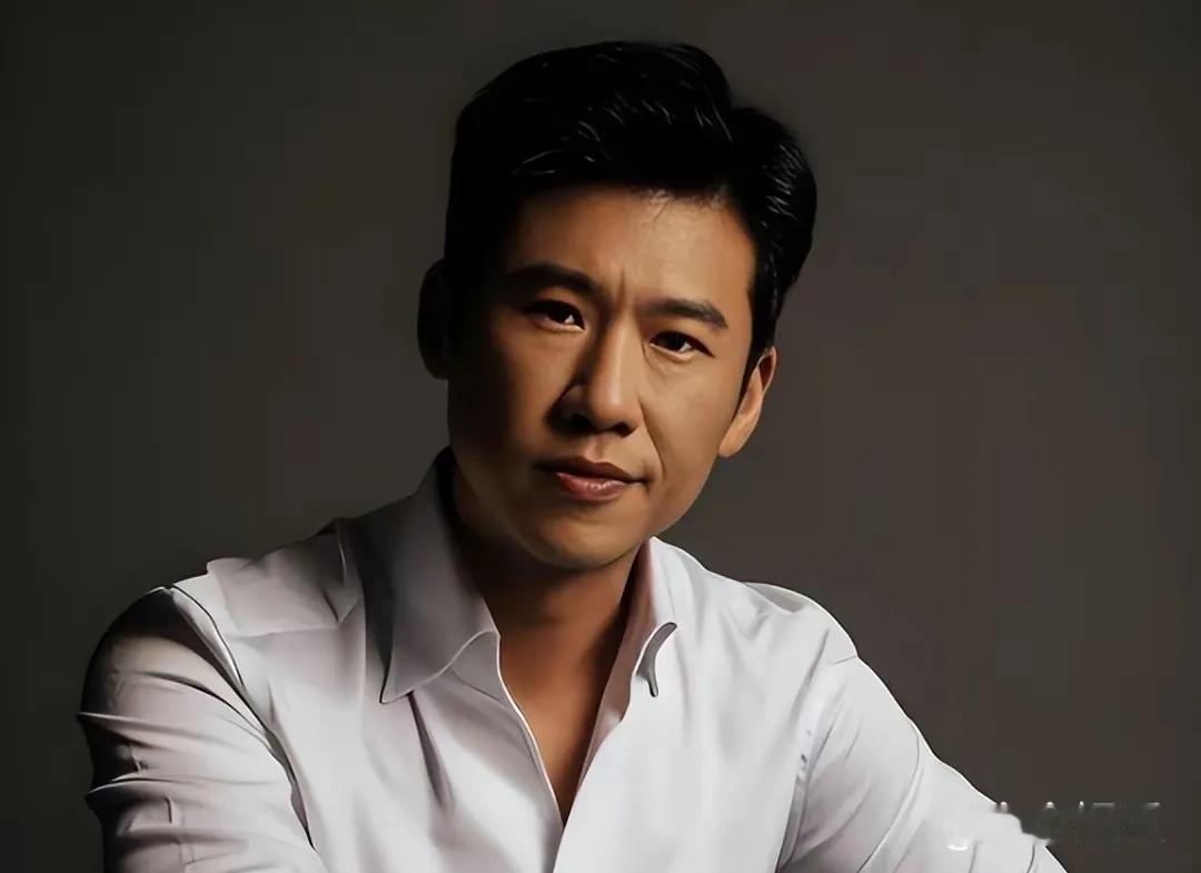 王骁：演艺圈的清流，母亲的骄傲在纷繁复杂的演艺圈中，王骁宛如一股清流。40岁