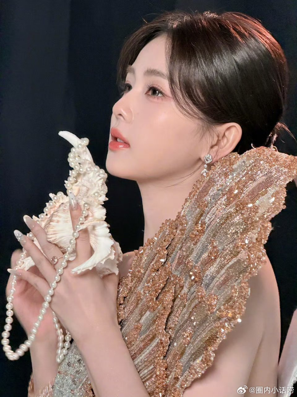 有人听说吗？逐玉最初定的女主是白鹿，因为不想平番在后，所以给了田曦薇？