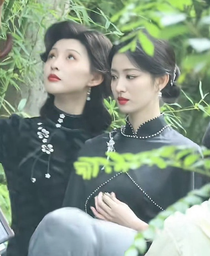 王楚然也太美了，站在那里都那么好看