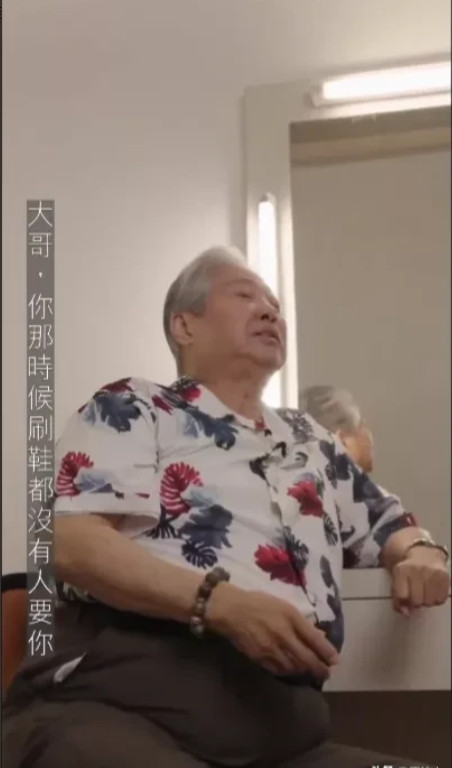 洪金宝说现在那些说比李小龙厉害的人，在李小龙那个时候帮李小龙提鞋都不配。洪金