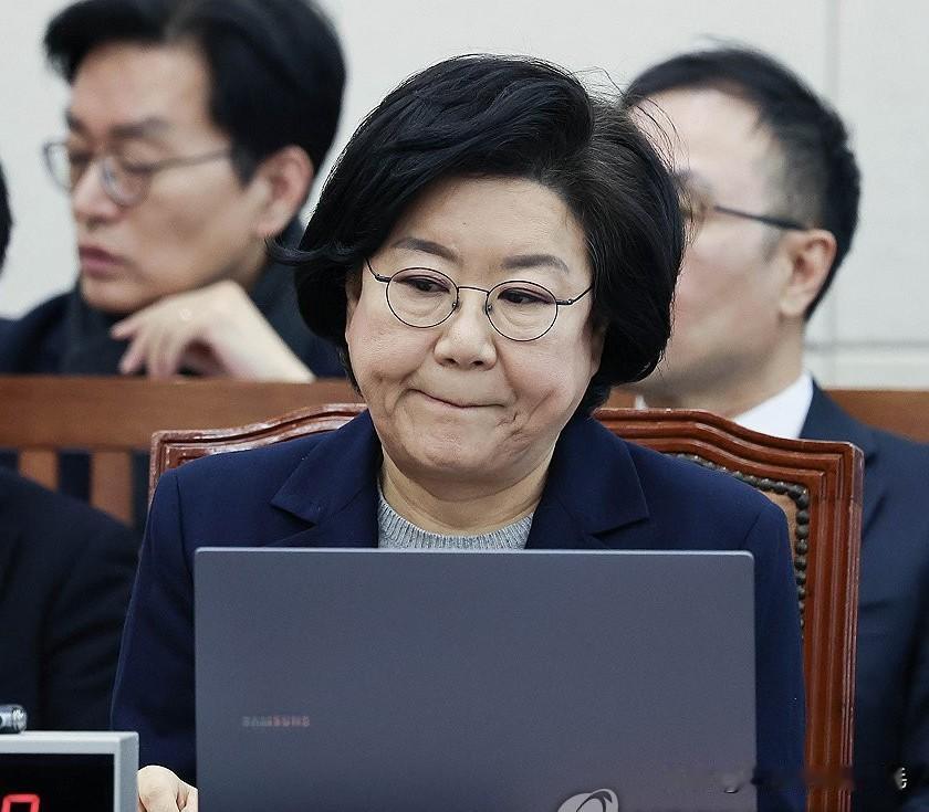 1月25日韩国总统李在明正式宣布，撤回对前国民力量党籍李惠熏的企划财政部部长提名