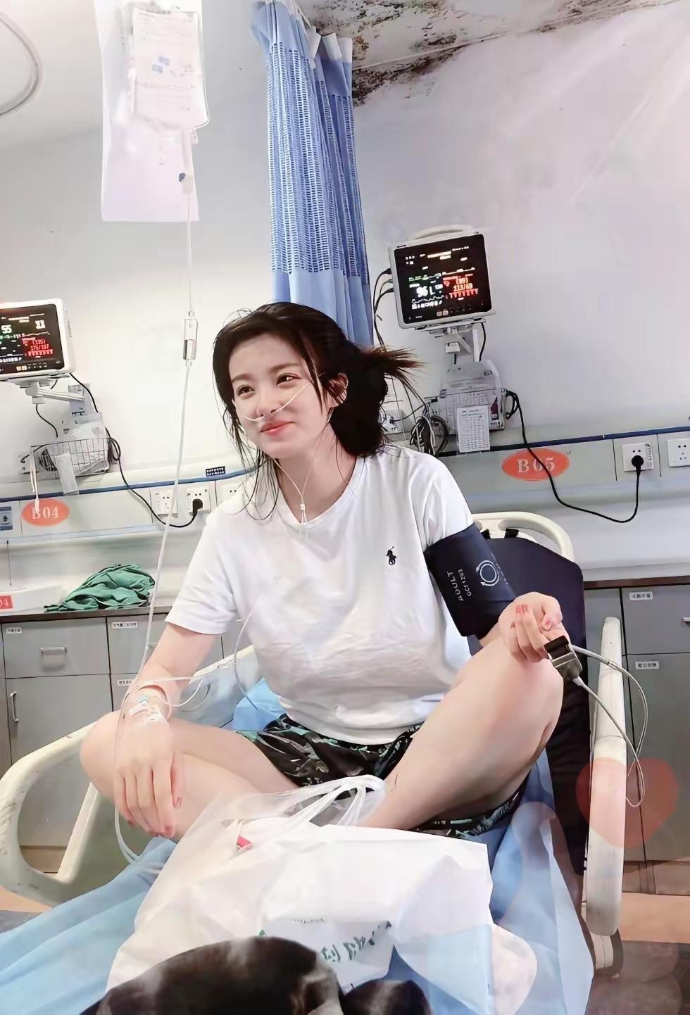 女朋友生病住院去探望的时候，被主管医生叫到办公室介绍病情后我有点压抑不住自己