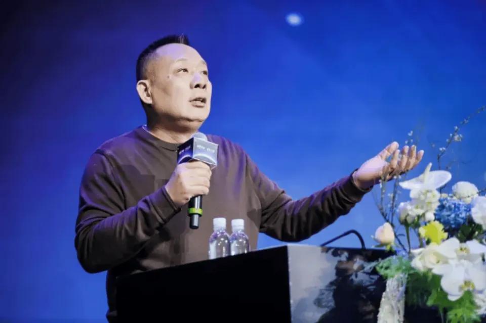 胖东来公开说不租了，房东这才想起来让步，结果人家不接了。这事有意思的地方是：房东