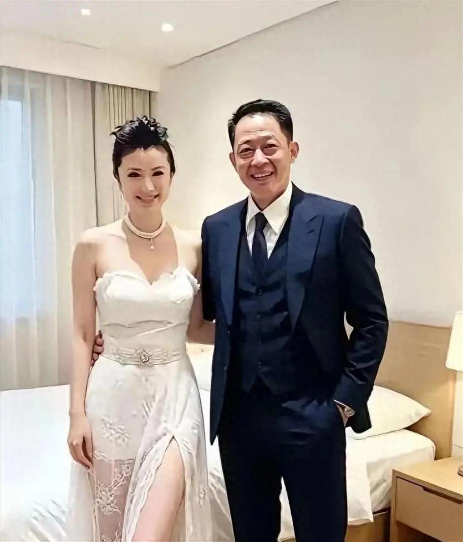 浪子不婚主义者王志文，被她俘虏了。兰博基尼华东去执行董事，陈坚红，1974年生于