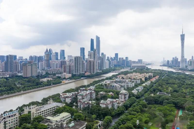 广州楼市1月还挺猛的。在过去的1月里面广州楼市的房东一个个表现还挺不错的。尤