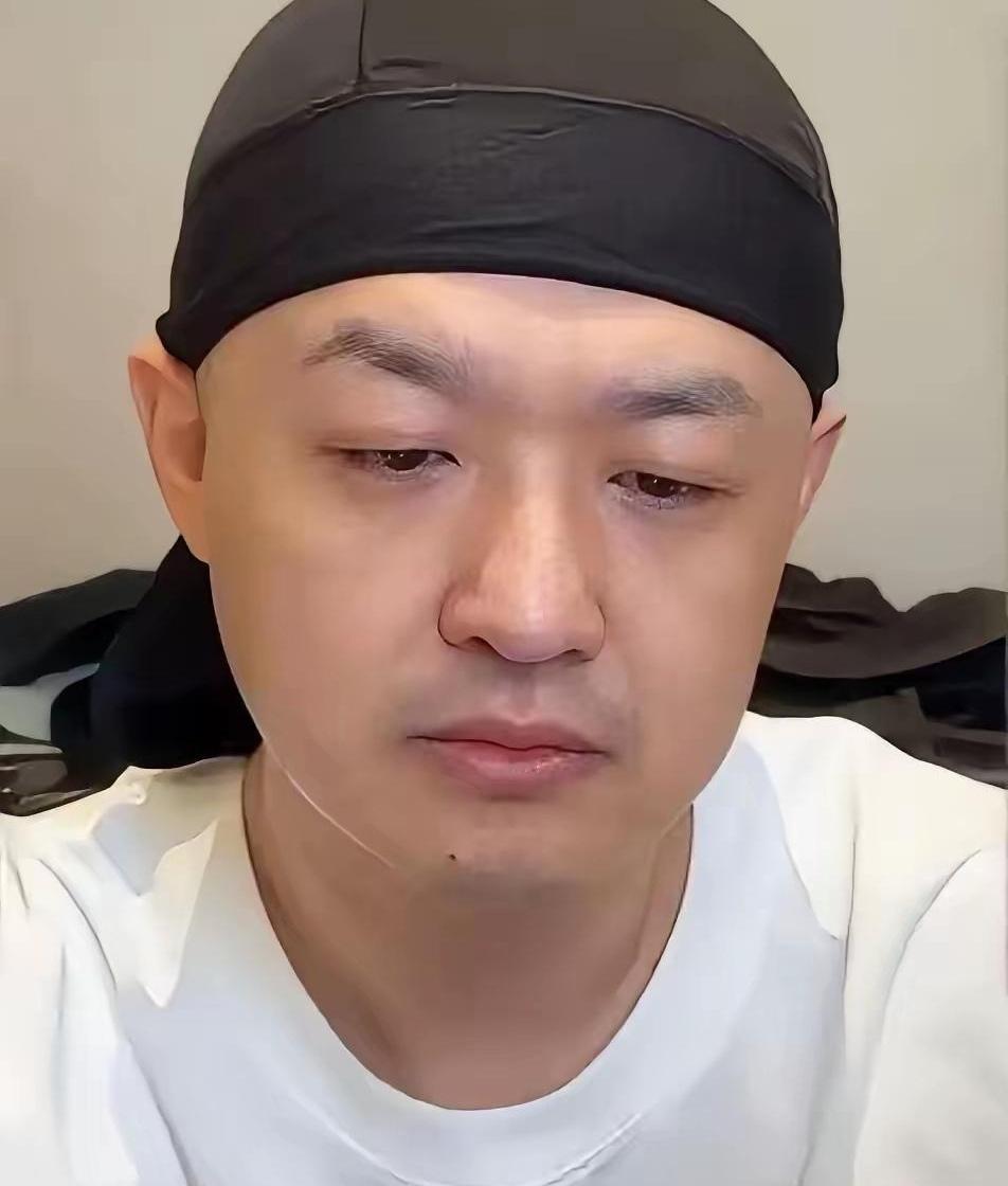 你敢信？娱乐圈两口子惹了争议全网等着看他们滑跪道歉，结果人家不仅没低头，还反手玩