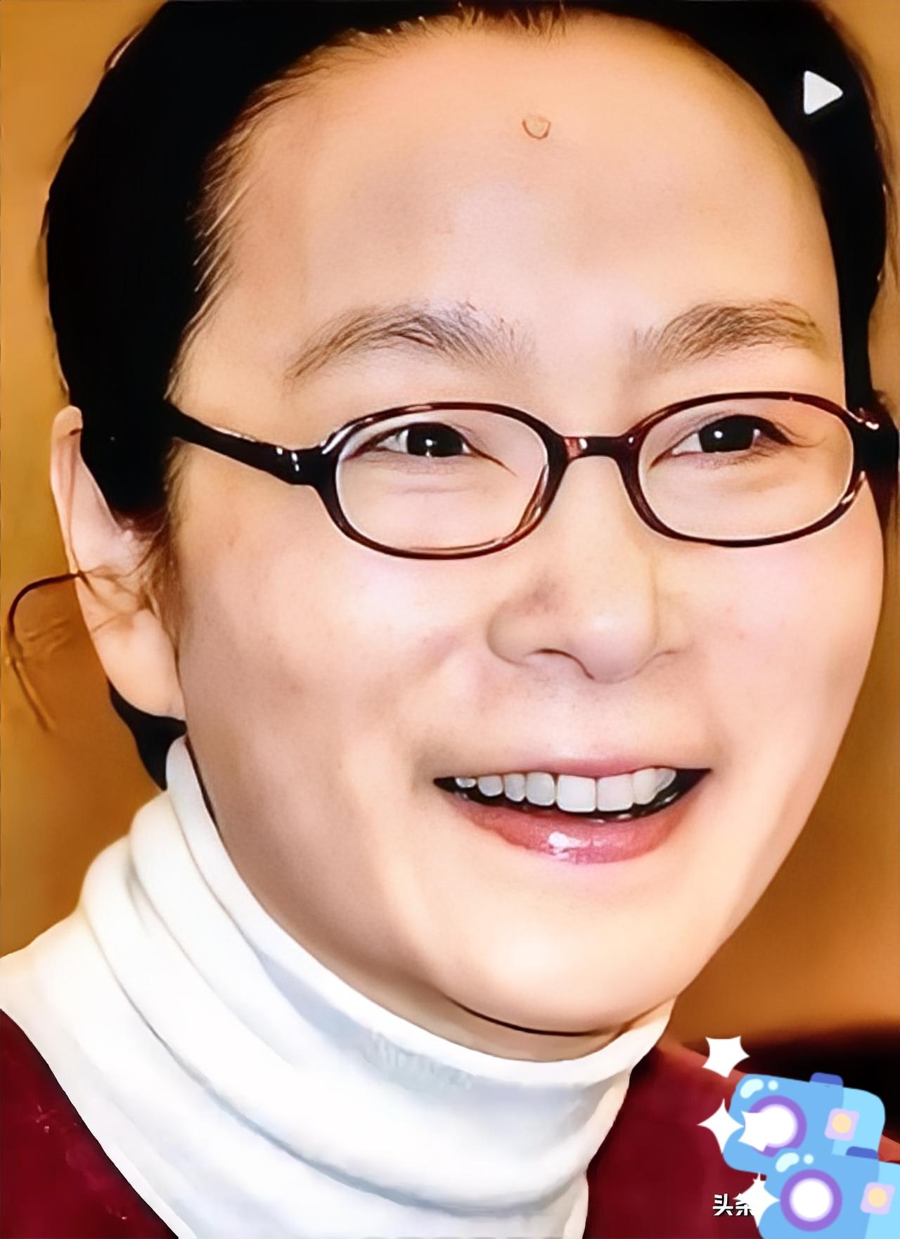 奚美娟这一巴掌，扇得又狠又解气！上戏80周年校庆上的一番发言，直接把那些嚼舌根的