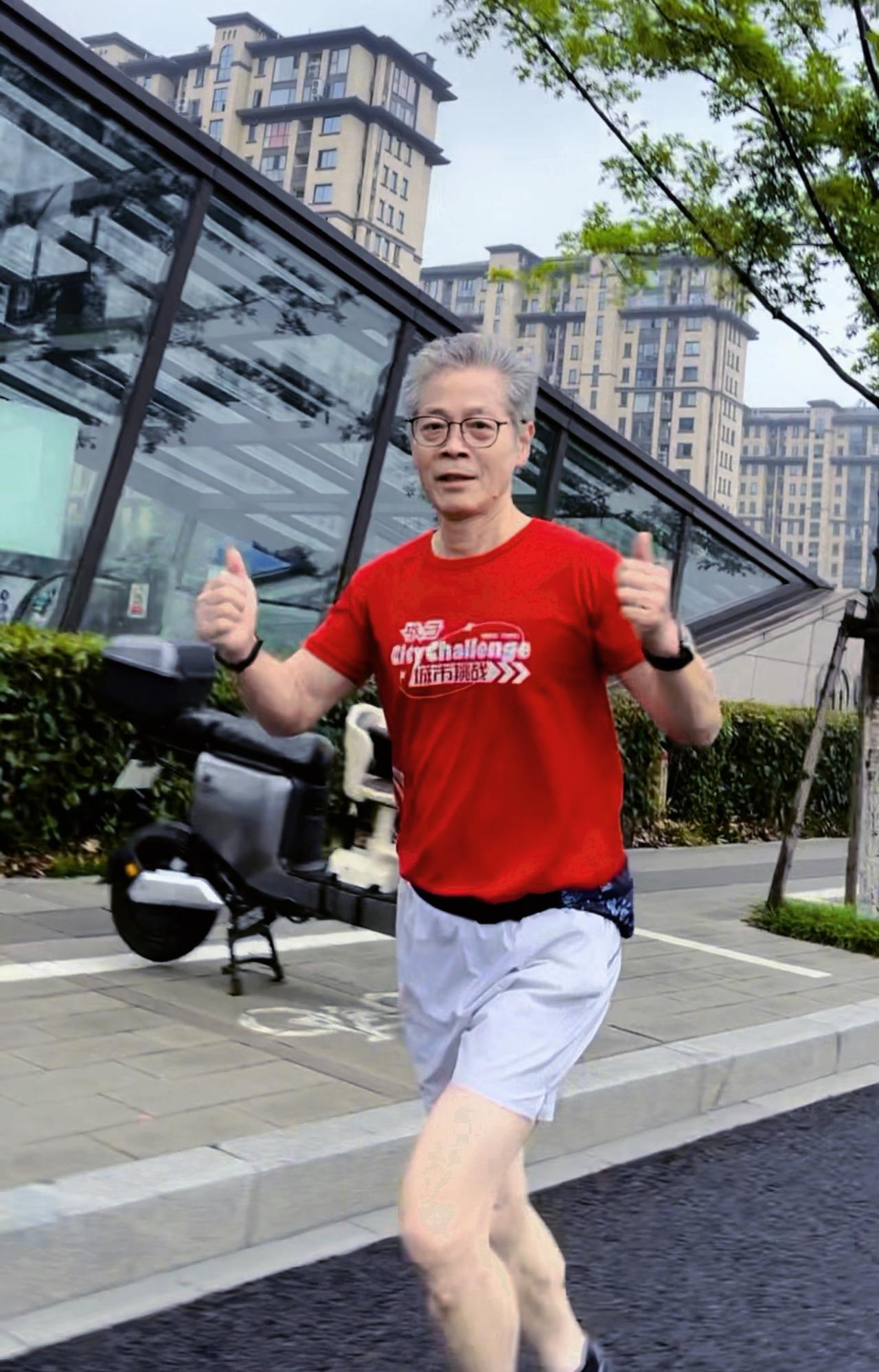 别再嫌弃自己5公里跑得慢！其实你已经超越90%的成年人今天想送给所有默默坚持