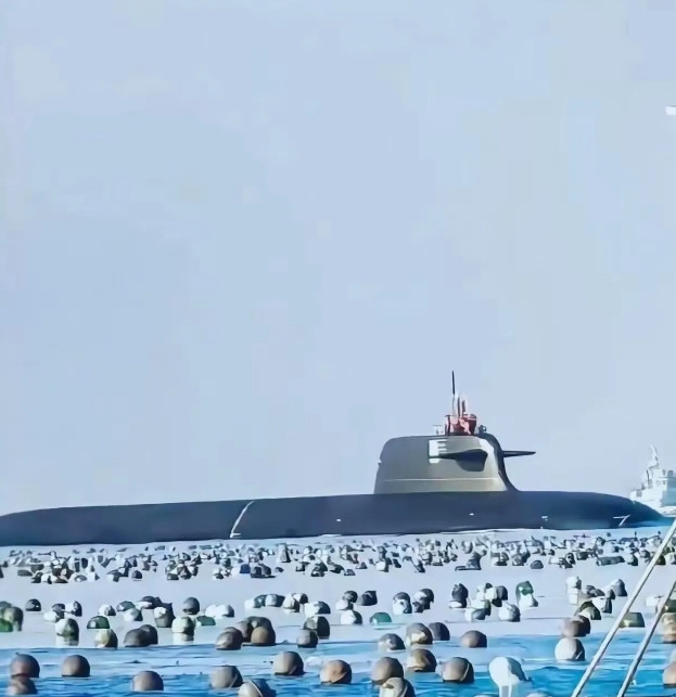 这种093改进型核潜艇看上去还行，它是我国自行设计建造的。这种新型攻击型核潜艇