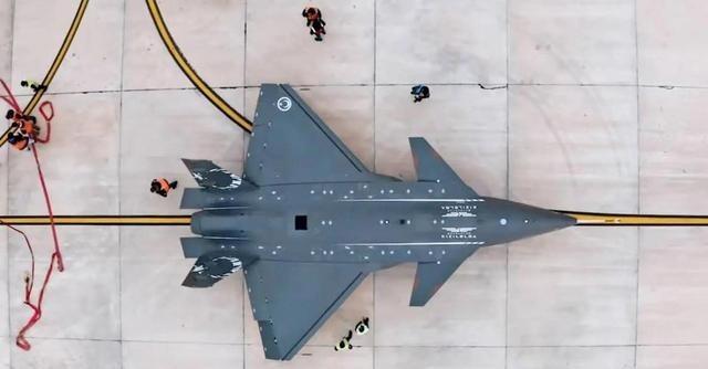 土耳其带着没有发动机、没有风洞测试数据、还没有完成隐身涂层的“可汗”战机来到迪拜