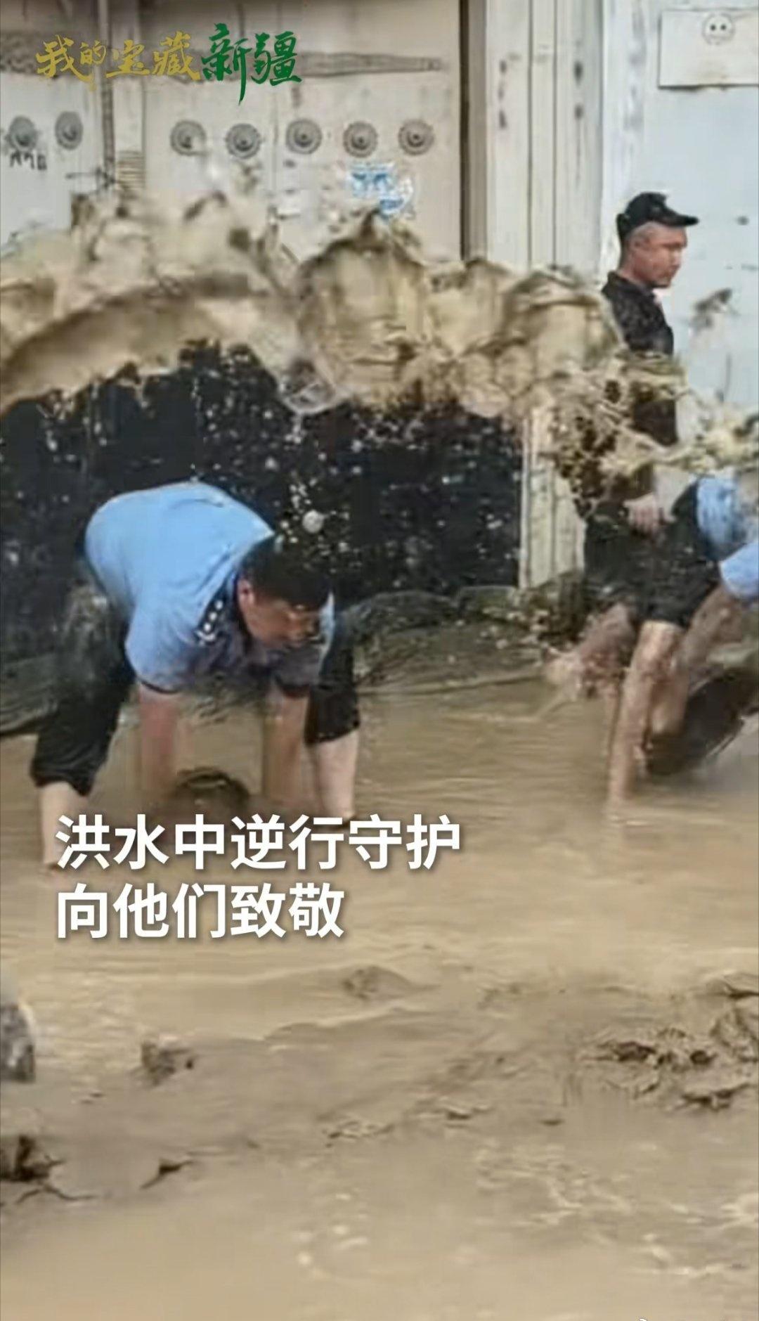 罕见持续暴雨突袭塔克拉玛干沙漠素有“死亡之海”之称的塔克拉玛干，常年干旱少