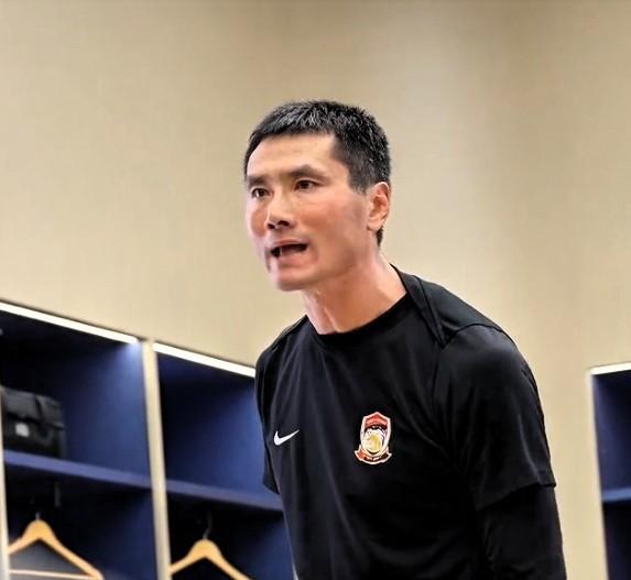 媒体人苗原在直播中表示，如果邵佳一最终真的成为国家队主帅，那么对国足、他自己以及