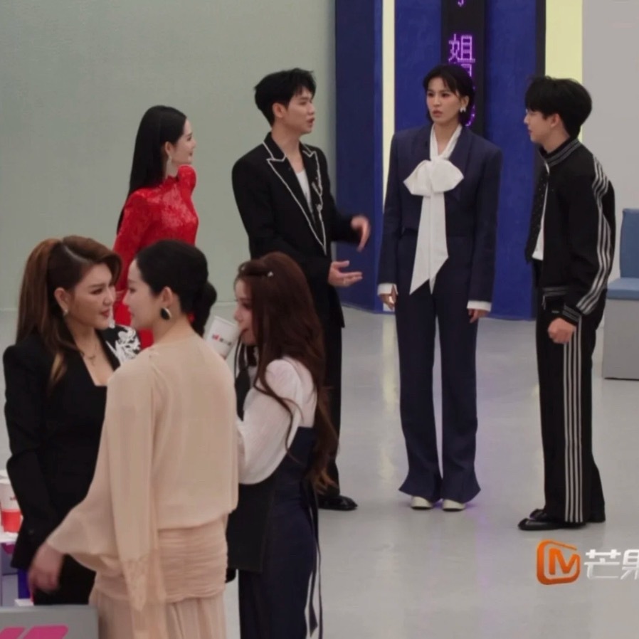 曾沛慈你老实说你是不是不止173好长的一条king啊！！！