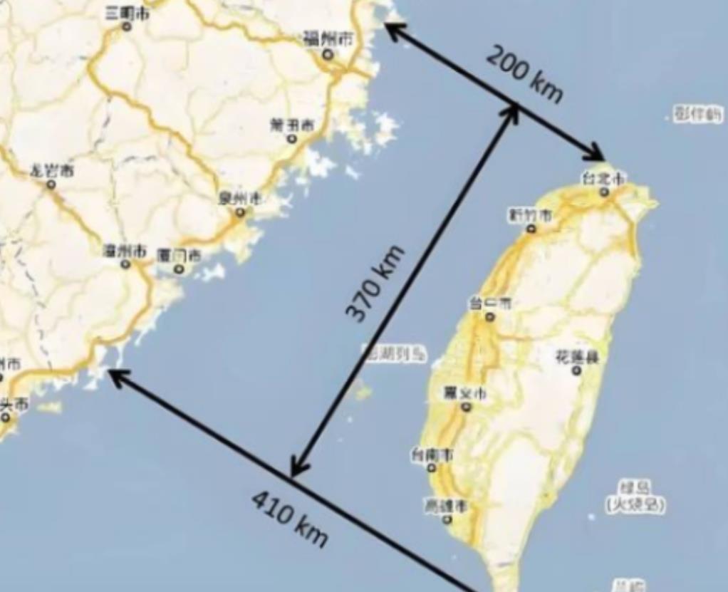 中国高层绝对有高人，围台这事他们玩得太稳了！一开始只是绕着台湾搞点军演，还会提前