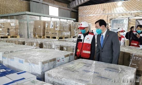 雪中送炭，4月15日中国援助伊朗人民的58吨人道主义医疗物资到达伊朗首都德黑兰！