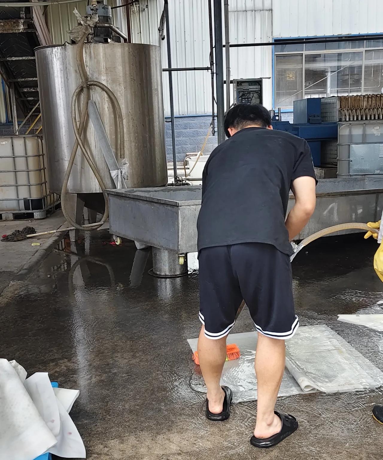 我们家，估计以后不会出现扶弟魔现象。如果不是我女儿告诉我，我都一点不知道。给