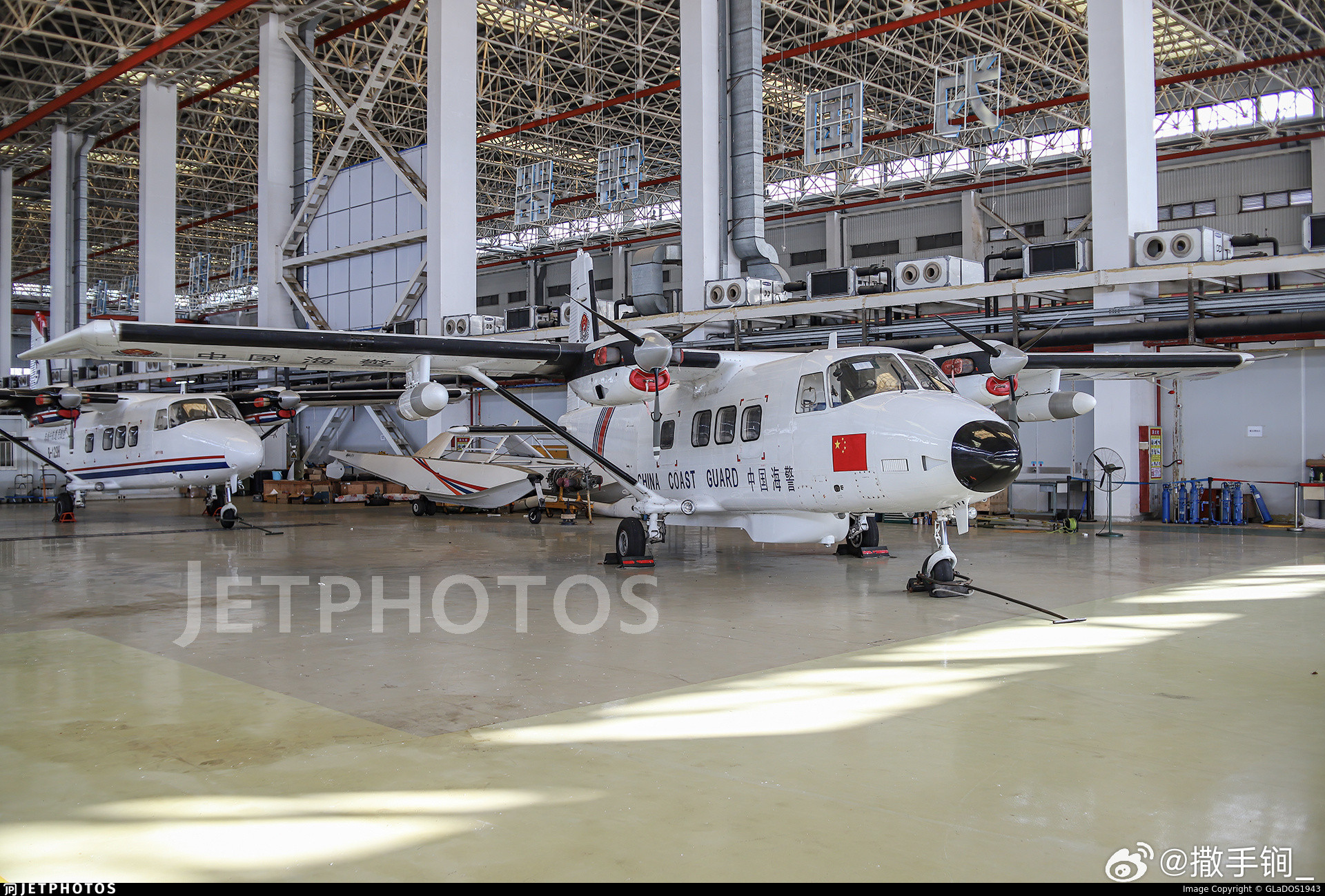 海警Y-12：可惜黄岩岛距几个岛礁机场都太远