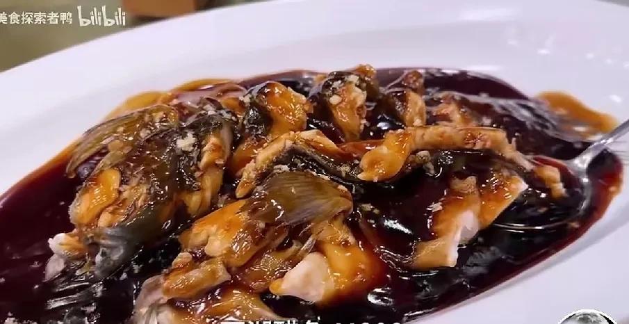 西湖醋鱼小份258，大份298元，太贵了，酸不溜啾的，要吃多少份回锅肉了