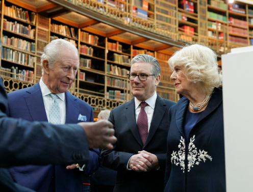 又老又丑卡米拉，让帝国蒙羞，可这难道真的是她的错吗？戴安娜王妃把自己婚姻的失败