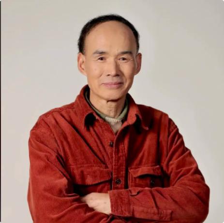 复旦大学的梁永安教授说：“人到了六十多岁，能月月领着养老金，最明智且最该练会的本