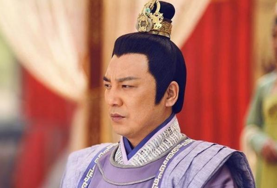 太子李承乾被废，李世民试探魏王李泰，微笑问道：“青雀，朕若立你为储君，你有什想法