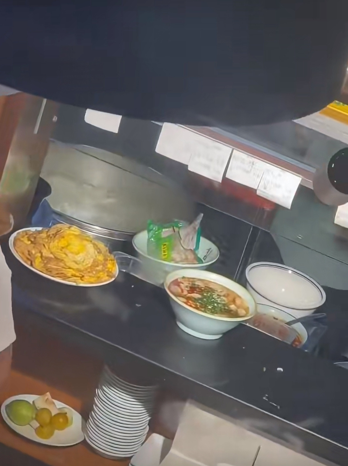 餐馆带袋煮饺子终于知道几块钱二十个的饺子是怎么做出来的了，以后真要少吃外卖了。虽
