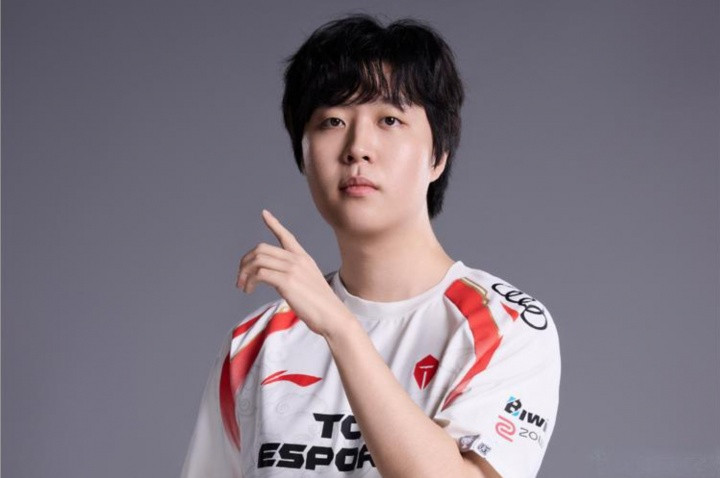 TES粉丝狂喷打野Kanavi: 明年滚出TES 真的快点回lck吃剩饭吧