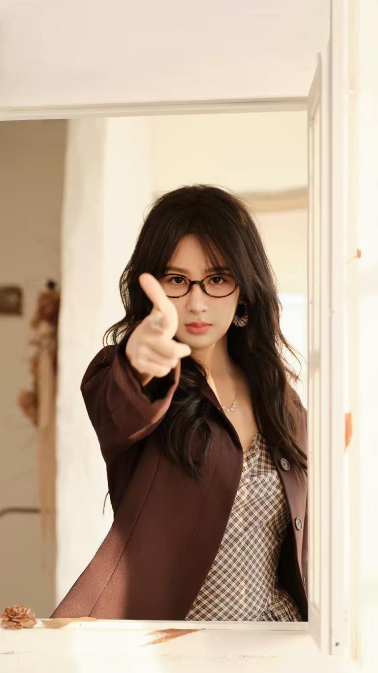 您能看出来这是杨紫不？