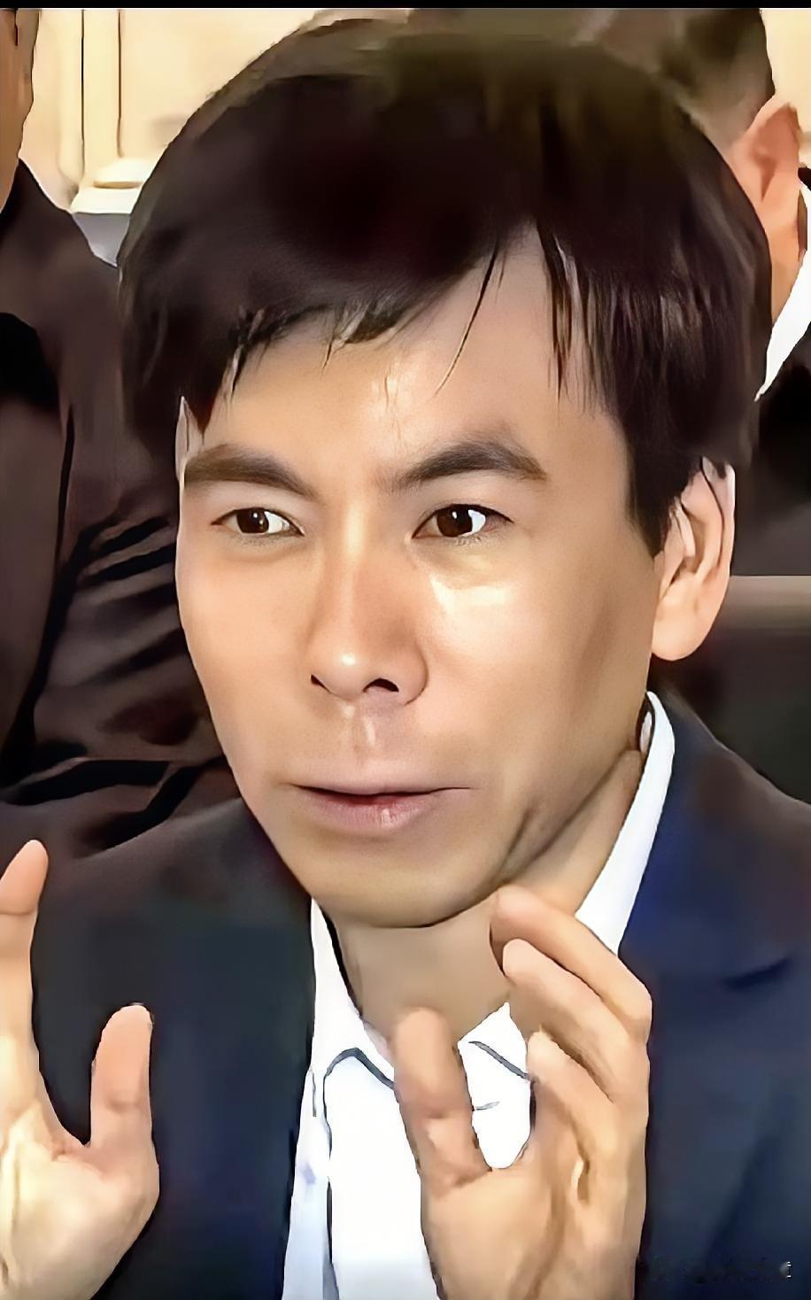 赛格这回，是真把天捅了个窟窿。不，是上头来人，要把它过去五年的底裤都给扒了。