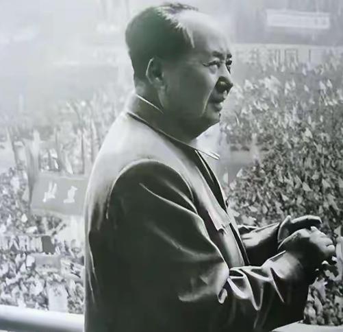 别再只夸毛主席伟大了，外国学者的评价，才真叫一针见血！很多人只知道毛主席带领我