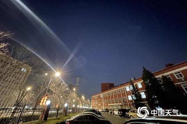 立春北京气温飙升至11℃创今冬新高，冷空气来袭或致骤降