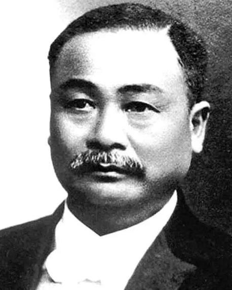 1903年，慈禧坐上了专列，非常高兴，说：“把设计师叫来给我见见。”见到詹天佑，