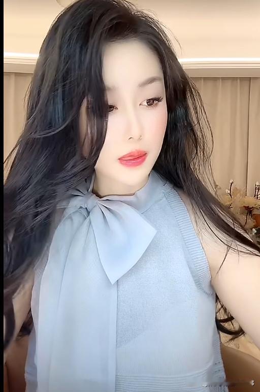 夫妻之间爱与性，本是灵魂与身体的共鸣。夫妻之间，情为根，性为叶，无爱之性