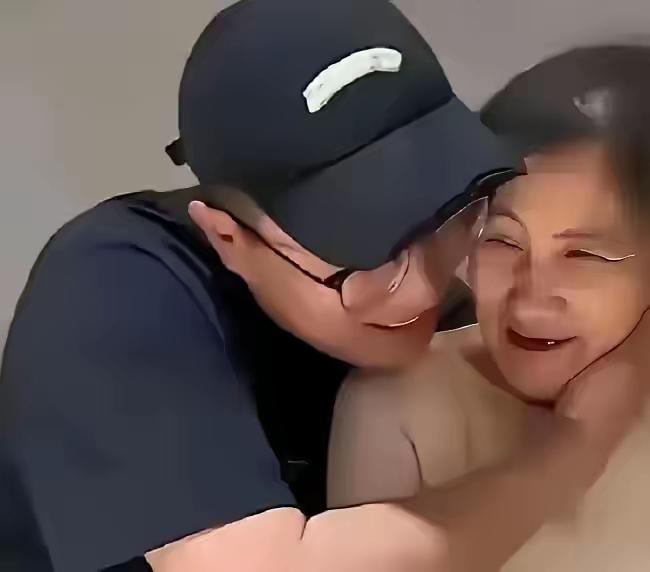 网上曾有段视频，一度引来无数人恶意揣测和流言蜚语。四川一位三十岁的成年男子