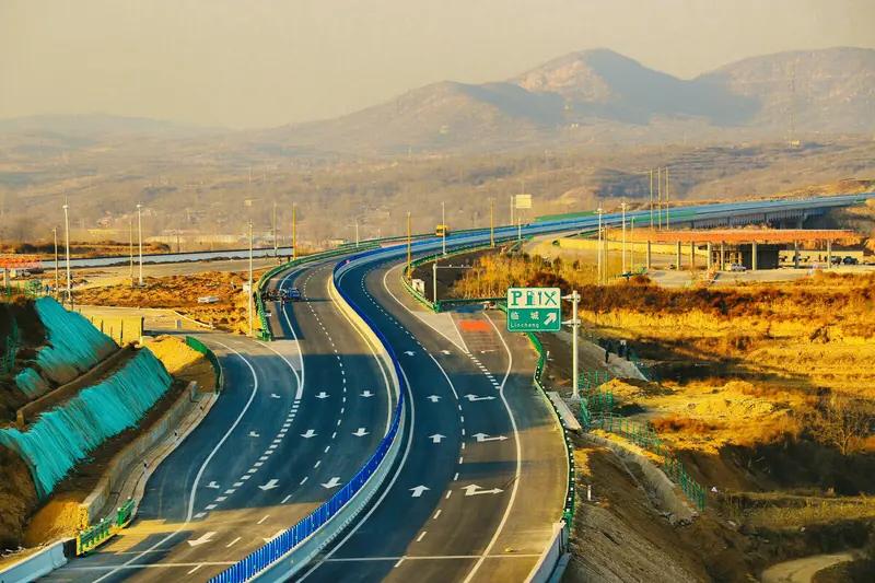 山东交通再传捷报！12月26日，济微高速等8个项目集中通车，全省高速总里程突破9