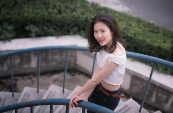 我发现体制内的漂亮姑娘，嫁得都不差。第一，体制内本身就是一道门槛。能考进去的
