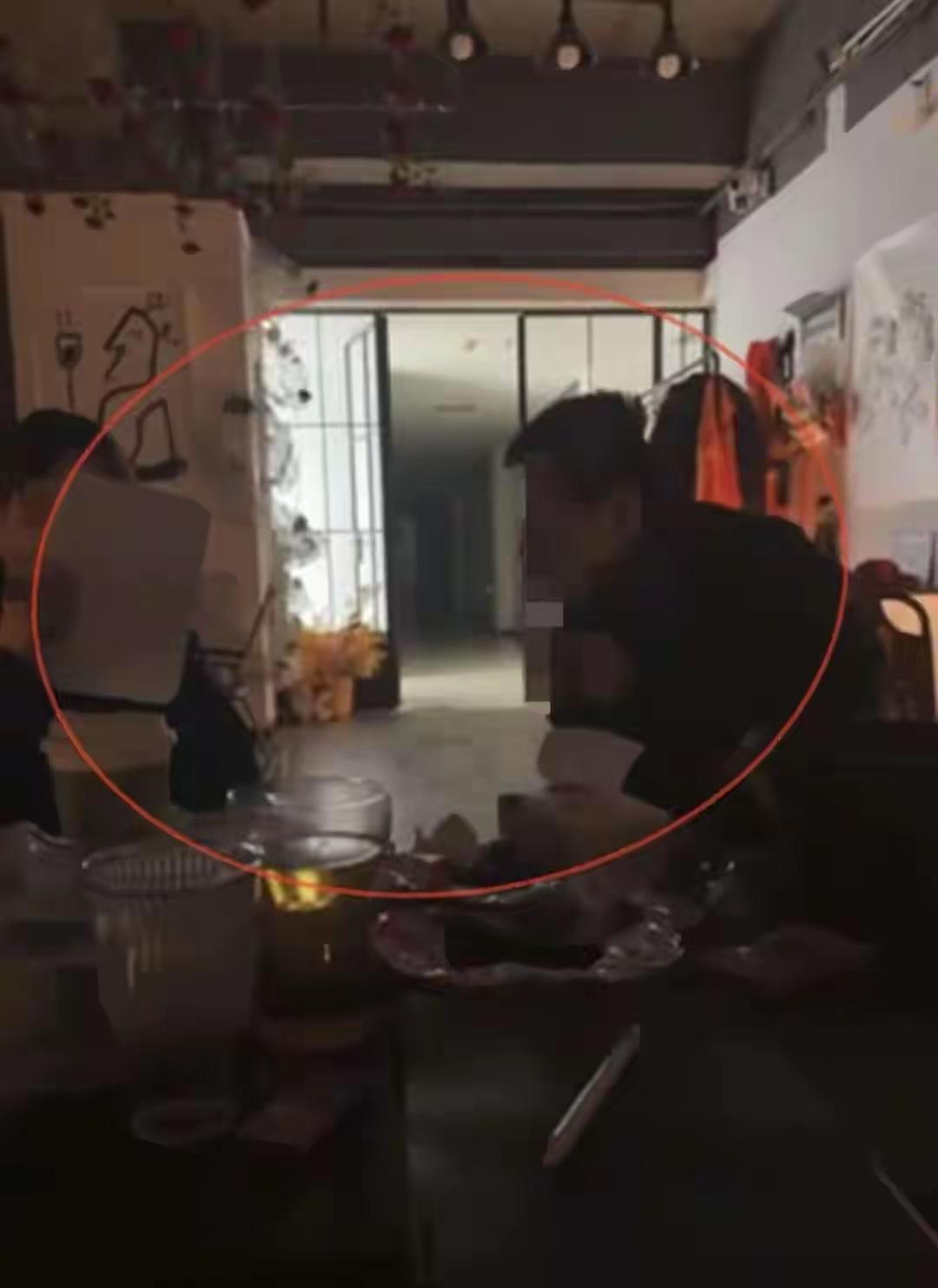 “聊骚碰到硬茬！”河南洛阳，35岁男子在酒馆喝酒，见女店员有几分姿色，就言语调戏