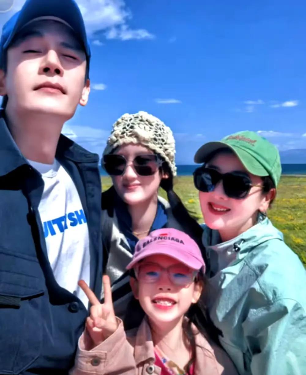 董璇45岁二婚带女儿，嫁给小8岁的帅哥，这是在学她吗？她也是带着一婚的女儿，嫁给
